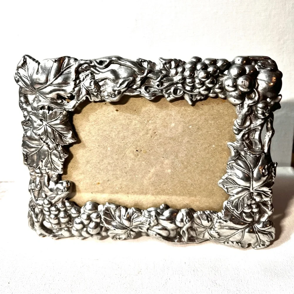 Arthur Court Signed Bunny Rabbits Metal Picture Frame 1995 Pewter Silver-tone